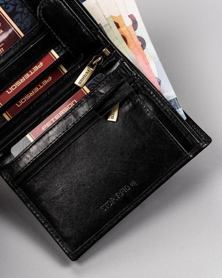 Portfel na karty, czarny, skórzany, RFID, Peterson