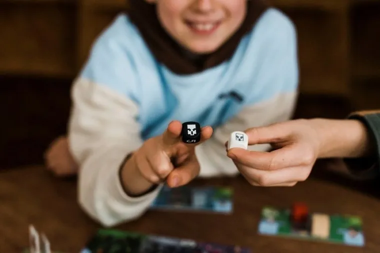 Ravensburger, Minecraft, Heroes of Village, Uratuj wioskę, gra familijna