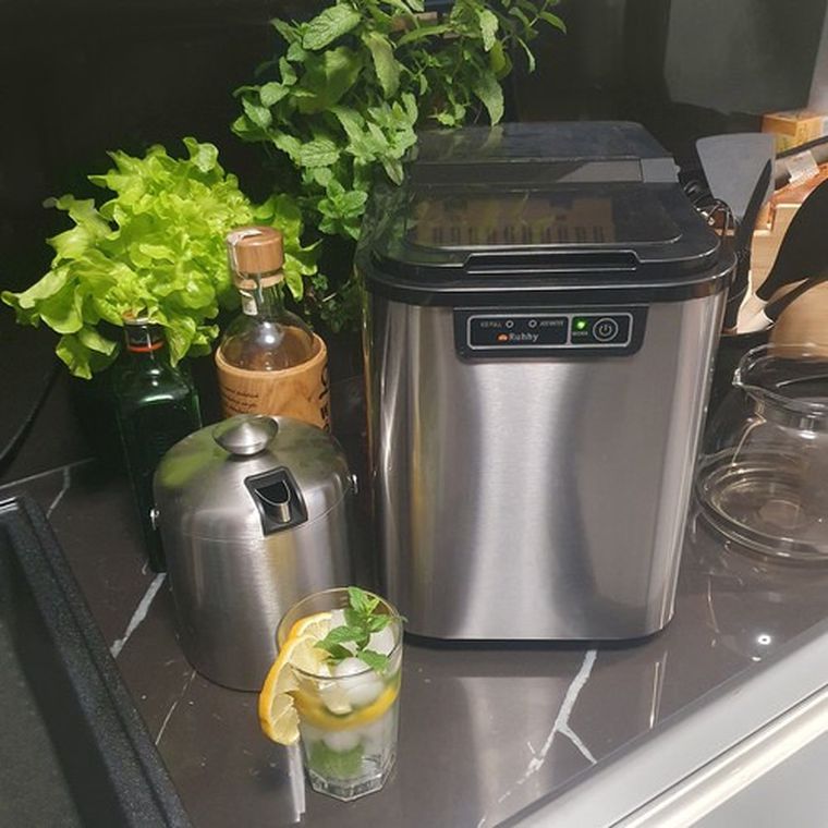 Ruhhy, kostkarka do lodu