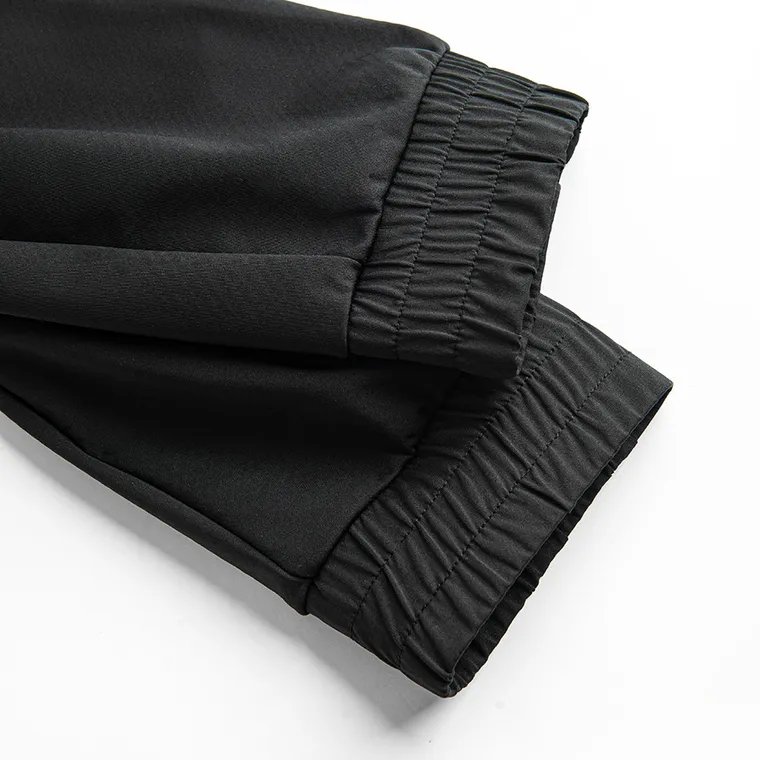 Spodnie dresowe o właściwościach wodoodpornych NOWEAR