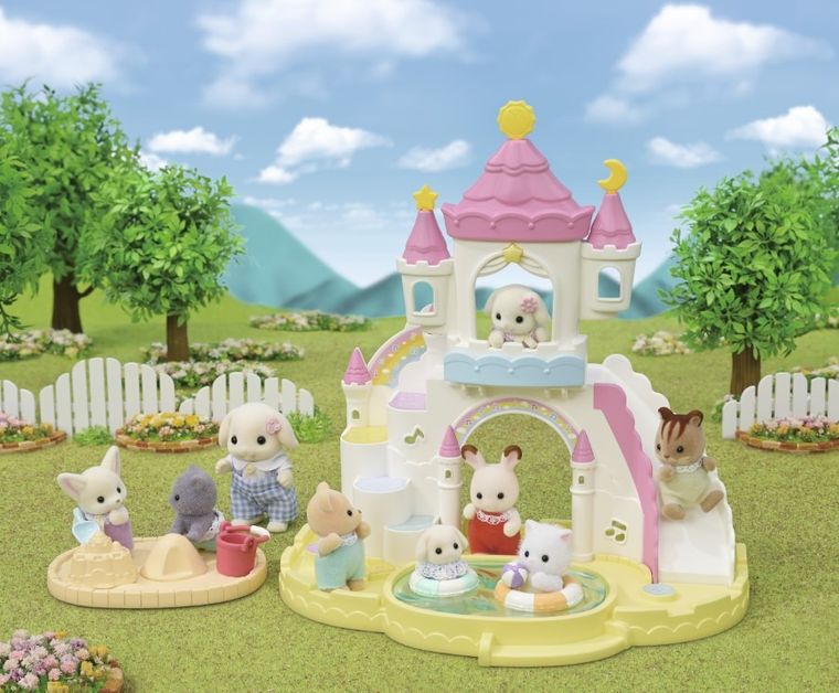 Sylvanian Families, Plac zabaw z basenem, zestaw figurek, 5746
