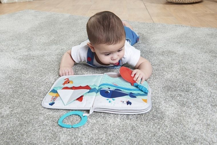 Tiny Love, Moje podróże, zabawa na łące, miękka książeczka