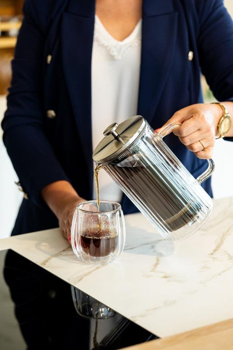 Vialli Design, zaparzacz do kawy i herbaty z podwójną ścianką, 1000 ml, Tulip srebrny mat