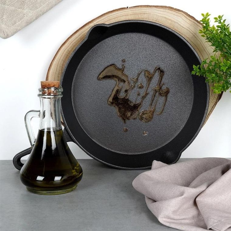 Vilde, Cast Line, patelnia z silikonową nakładką, żeliwna, 25 cm