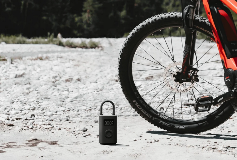 Xiaomi, Portable Electric Air Compressor 2, pompka rowerowa, czarna