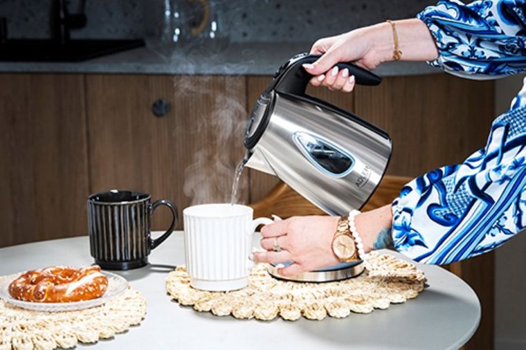 Adler, czajnik elektryczny AD 1203, 1 l