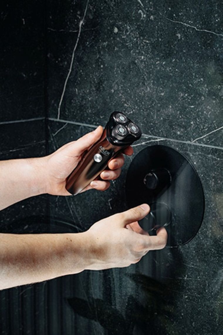 Adler, golarka elektryczna z trymerem do brody, LED