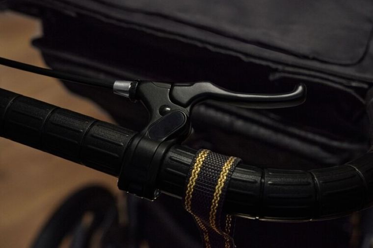 Baby Jogger, Summit X3, Robin Arzon, sportowy wózek spacerowy, czarny złoty