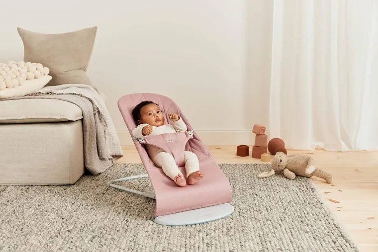 BabyBjörn, Bliss Woven, Petal Quilt, leżaczek, zgaszony róż