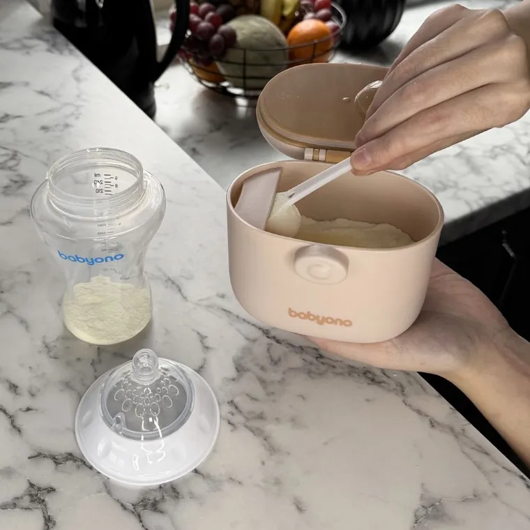 BabyOno, przenośny pojemnik na mleko w proszku