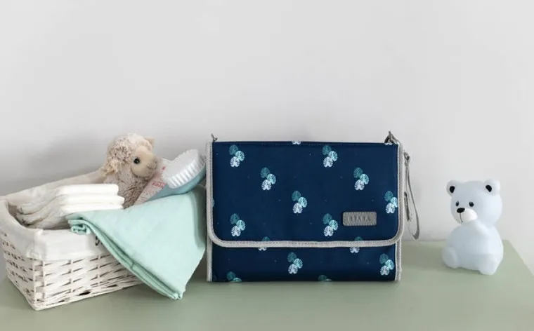 Beaba, przewijak podróżny z etui na akcesoria, moonlit ocean, jungle