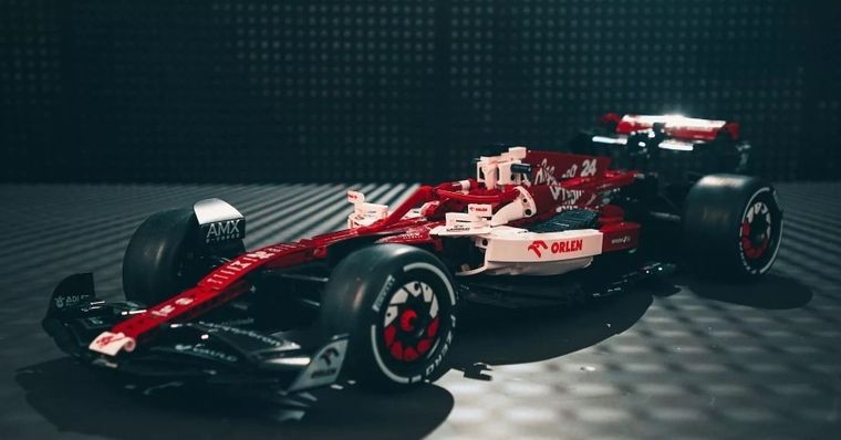 Cada, Alfa Romeo, Formuła 1 Team Orlen, samochód wyścigowy, czerwony, 1:8, 1868 elementów