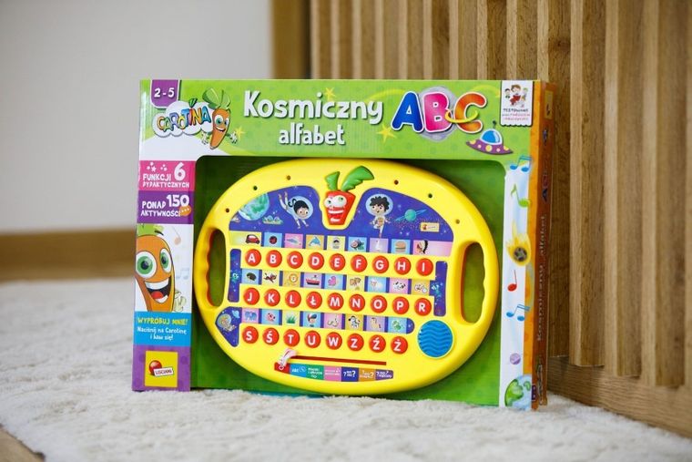 Carotina, Kosmiczny alfabet, zestaw naukowy