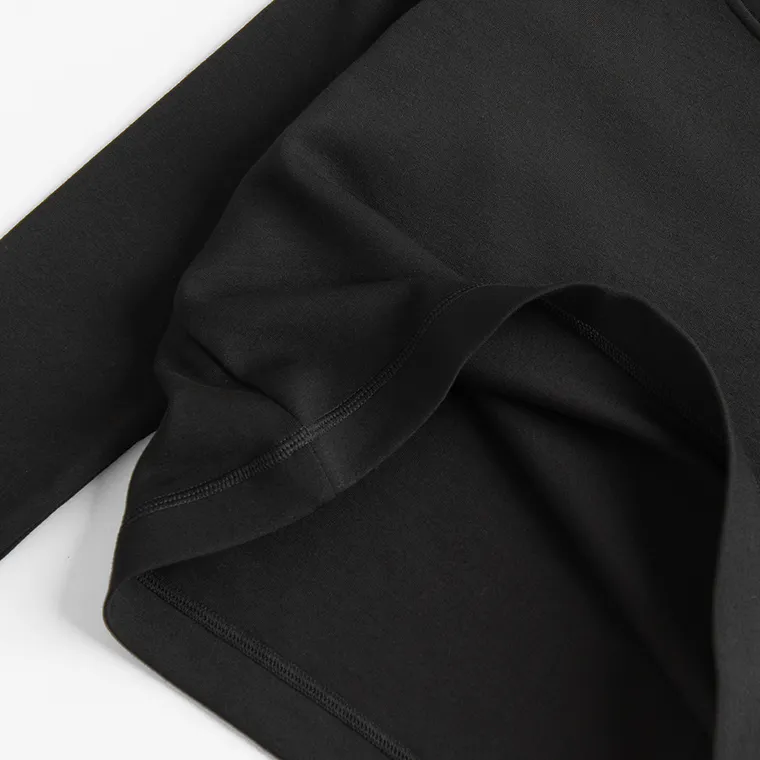 Dopasowana koszulka treningowa crop top NOWEAR