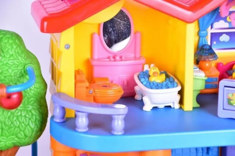 Dumel Discovery, Odkrywczy domek, zabawka interaktywna