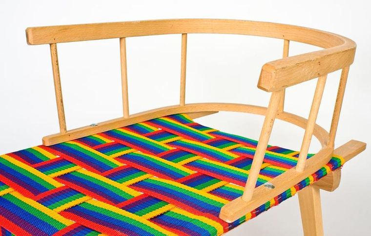 Enero, Nina, drewniane sanki z oparciem