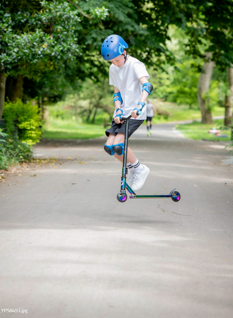 EVO, Neo-Frenzy Stunt Scooter, hulajnoga wyczynowa, kolorowa