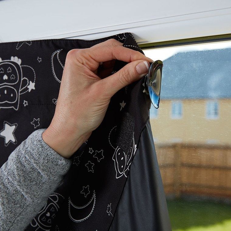 GRO Company, Gro Anywhere Blind Ollie the Owl, zasłona zaciemniająca, przenośna