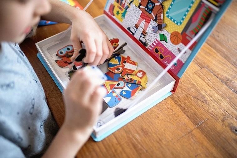 Janod, Magneti’book, Kostiumy, Chłopiec, magnetyczna układanka