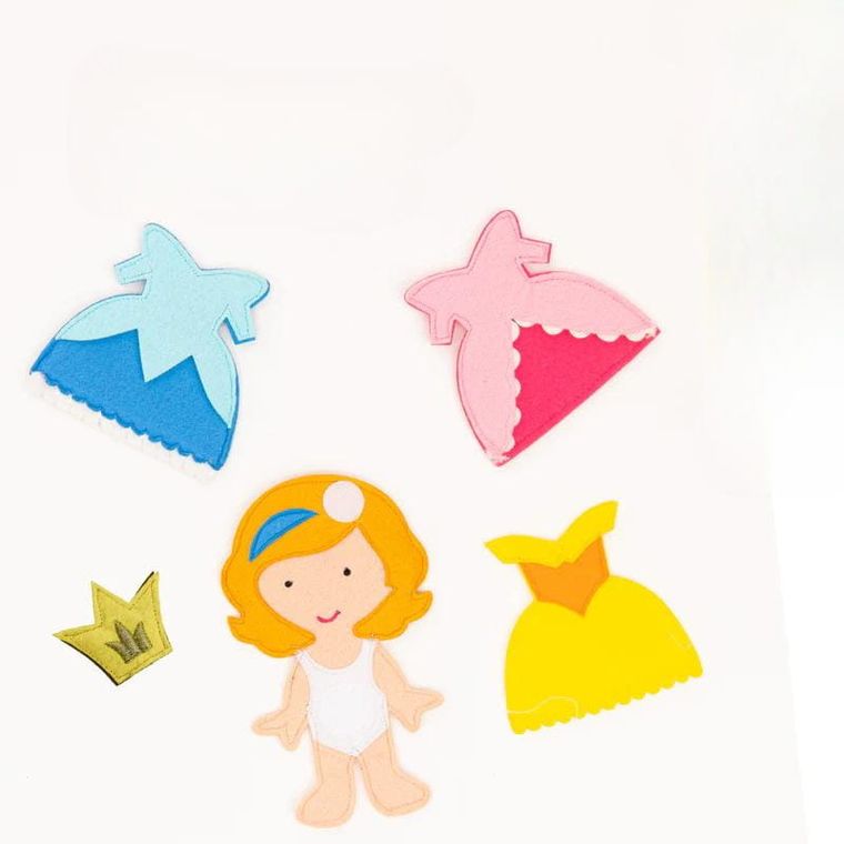 Jolly Designs. Mała Księżniczka. Książeczka sensoryczno-manipulacyjna