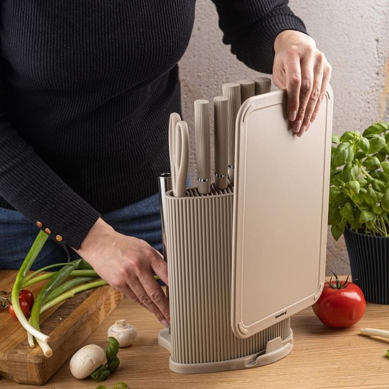 Klausberg, zestaw noży w stojaku z deską i chwytem na ręcznik, kb-7978