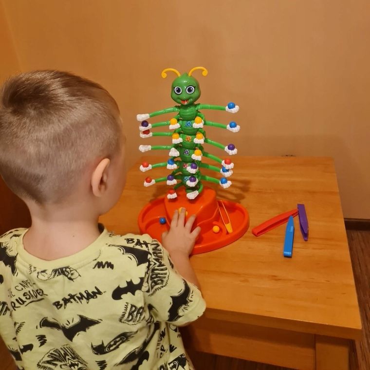 Kruzzel, Tańcząca stonoga, gra zręcznościowa