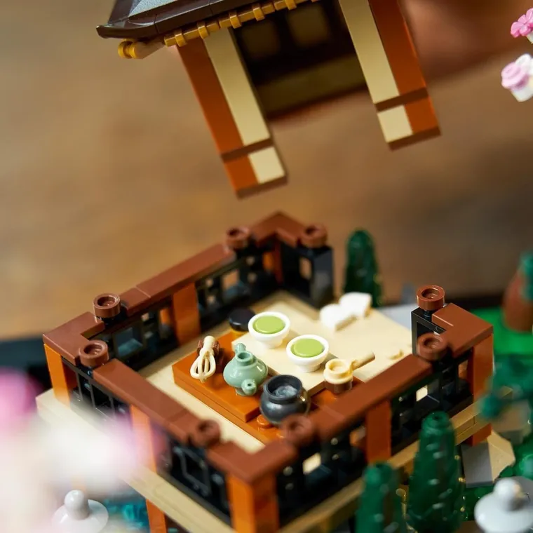 LEGO Icons, Zaciszny ogród, 10315