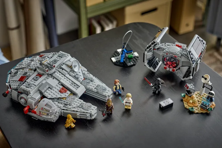 LEGO Star Wars, SMART Play: Sokół Millennium, 75426