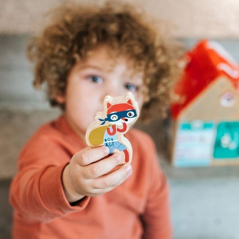 Lilliputiens, Lisek Włamywacz, drewniany domek manipulacyjny z zamkami, 3l+