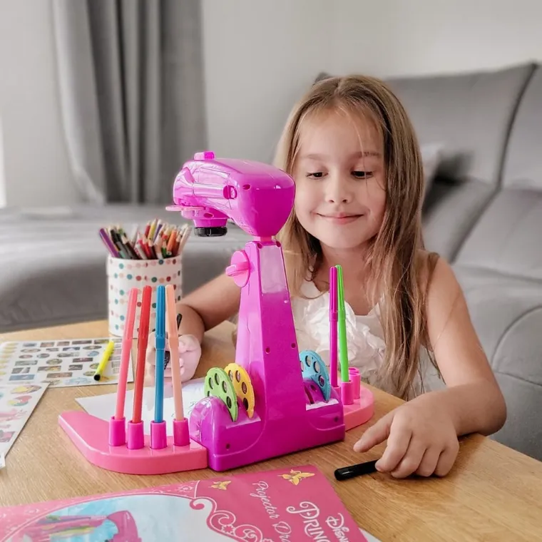 Lisciani, Księżniczki Disneya, Szkoła Rysowania Projektorem, zestaw artystyczny