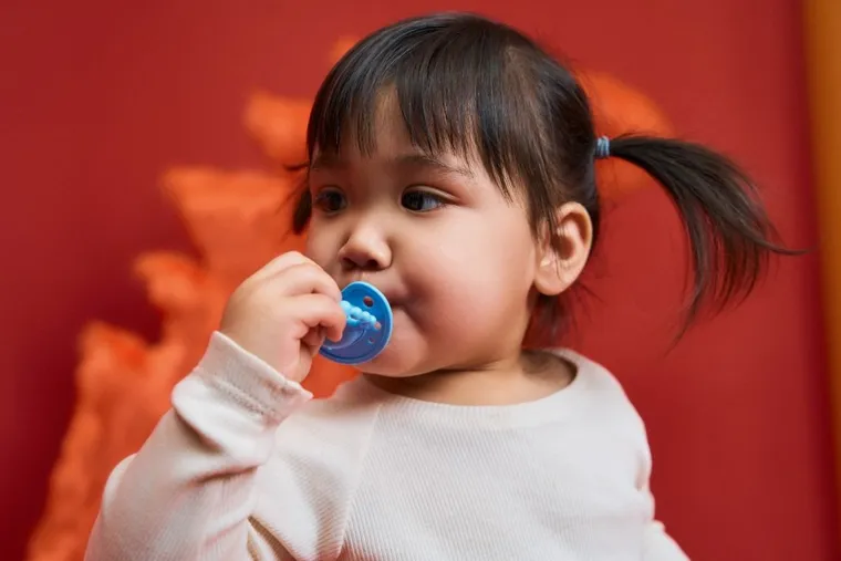 LUU Kids, smoczek pozycjonujący, Greek Sky, 3-6m