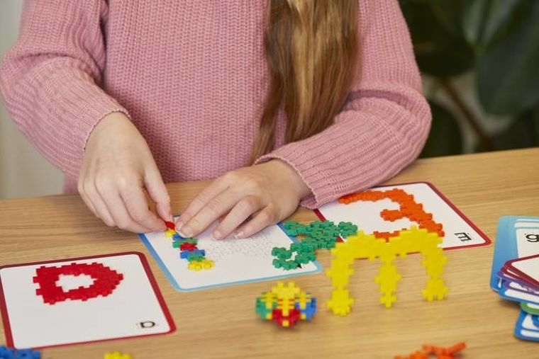 Plus-Plus, Learn to build, ABC 123, mini klocki, mix, 2000 szt., zestaw z płytkami i kartami pracy