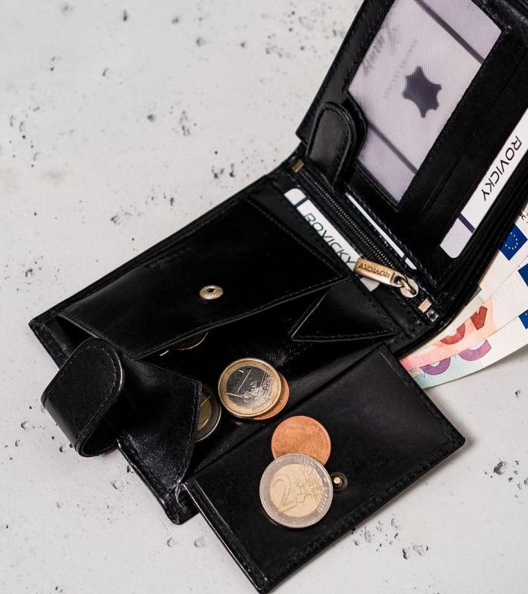 Portfel, czarno-czerwony, skórzany, RFID, Rovicky