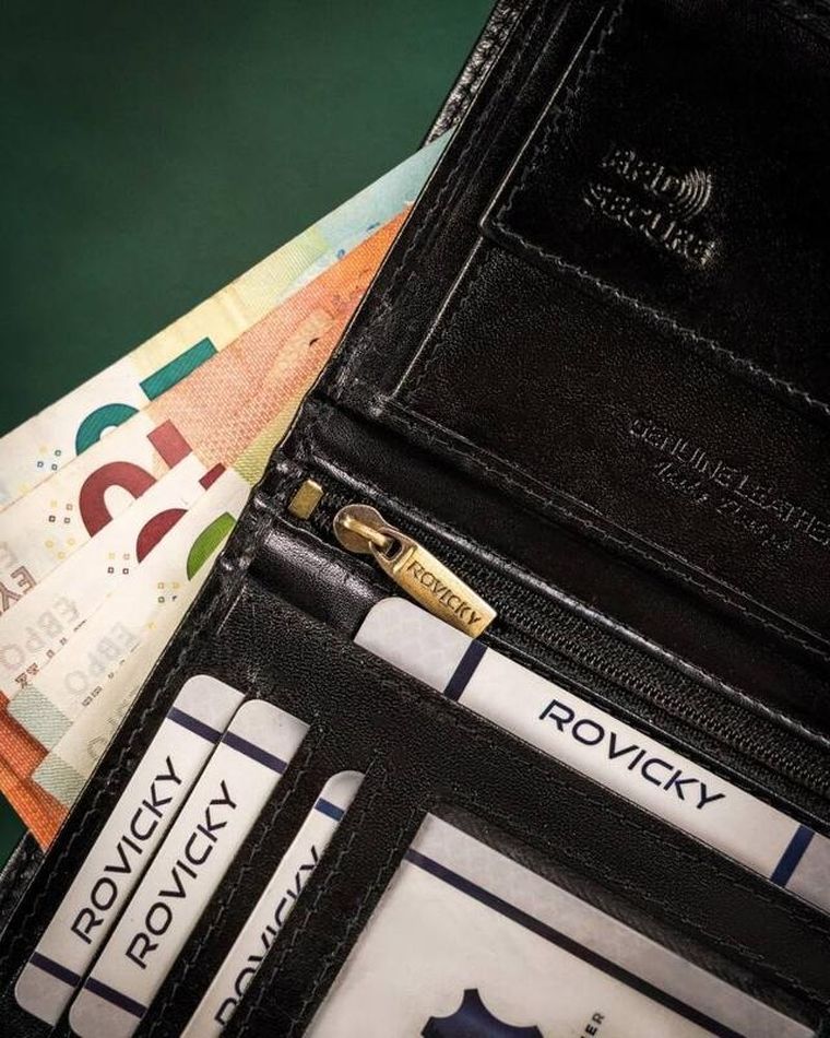 Portfel, czarny, skórzany, RFID, Rovicky