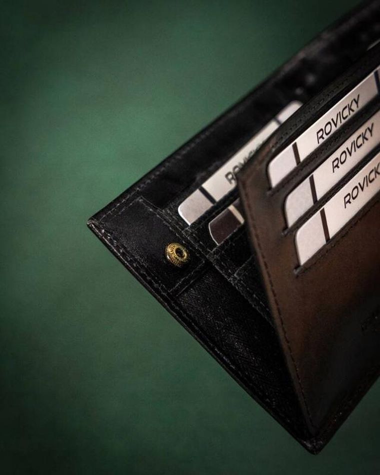 Portfel. czarny, skórzany, RFID, Rovicky
