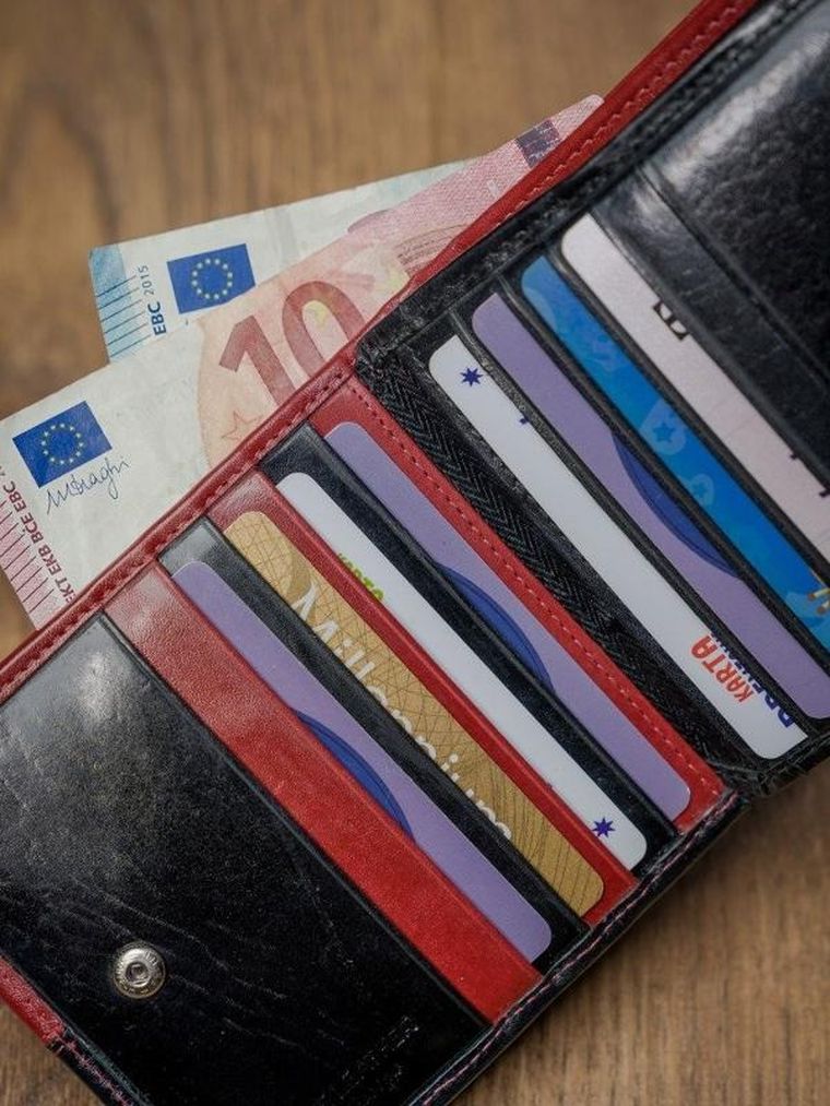 Portfel, czerwono-czarny, skórzany, RFID, Rovicky