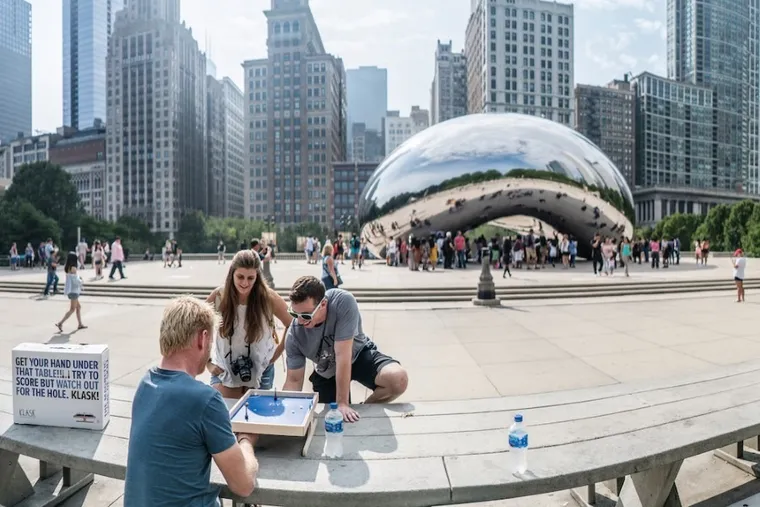 Rebel, Klask, gra zręcznościowa