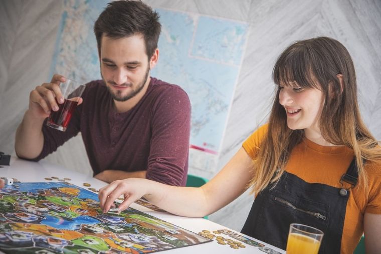 Rebel, Small World, gra strategiczna