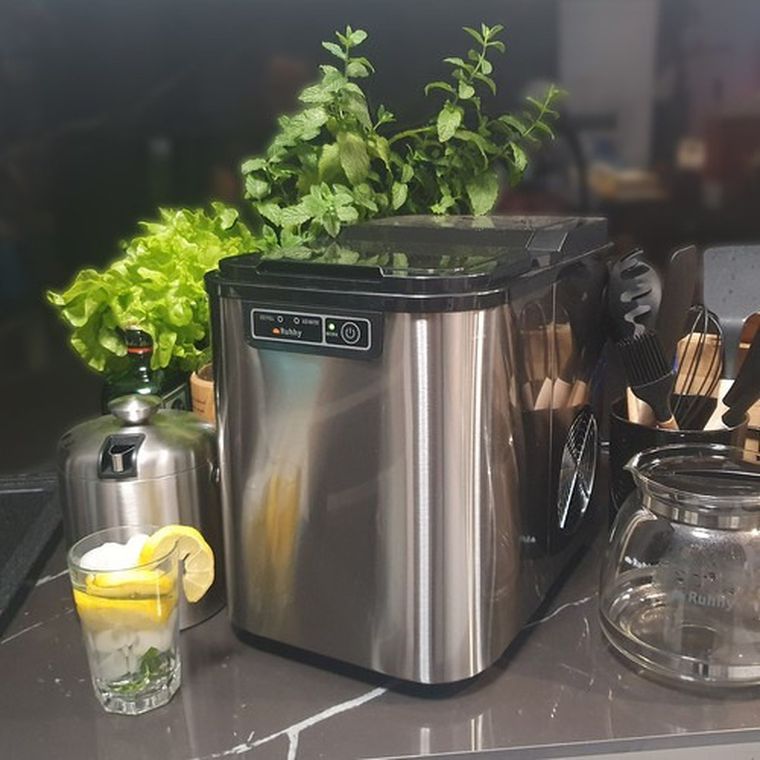 Ruhhy, kostkarka do lodu