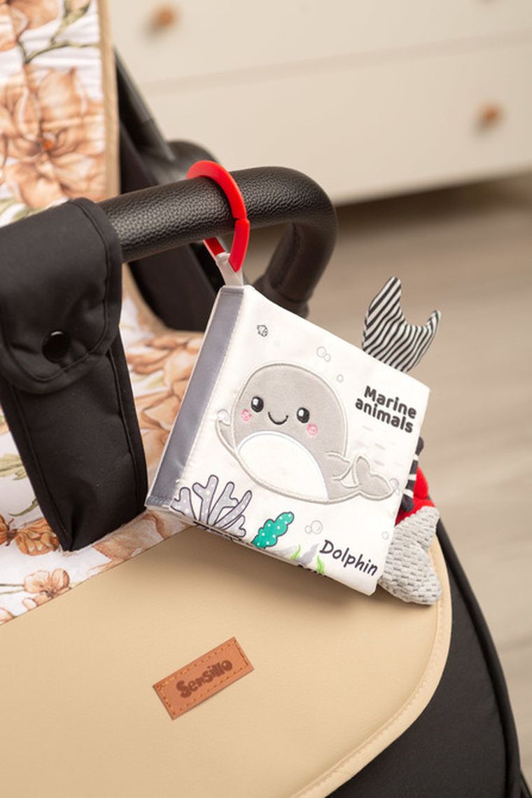 Sensillo, Black & white, książeczka materiałowa, delfin