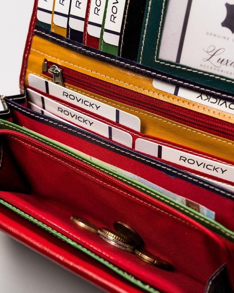 Skórzany portfel damski w orientacji poziomej na zatrzask, Rovicky