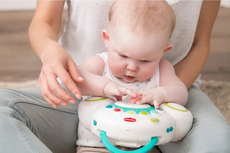 Tiny Love, Rośnij z muzyką - Zabawa na łące, karuzela