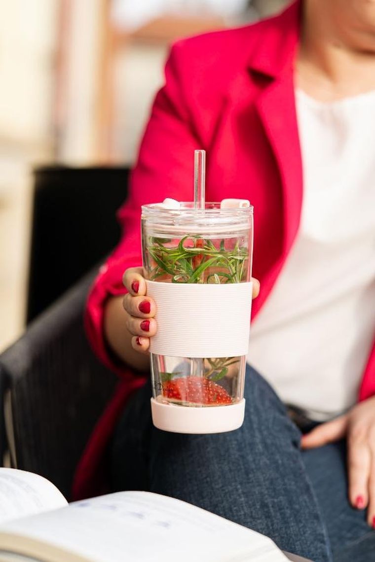 Vialli Design, kubek termiczny szklany ze słomką, 600 ml, różowy Fuori