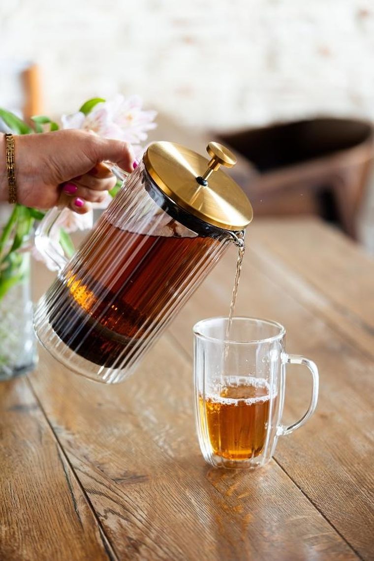 Vialli Design, zaparzacz do kawy i herbaty z podwójną ścianką, 1000 ml, Tulip złoty mat