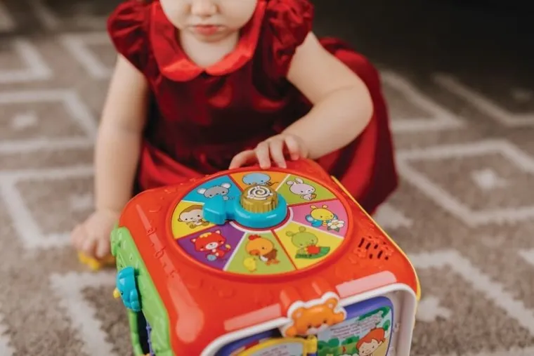 Vtech, kostka aktywności, zabawka interaktywna