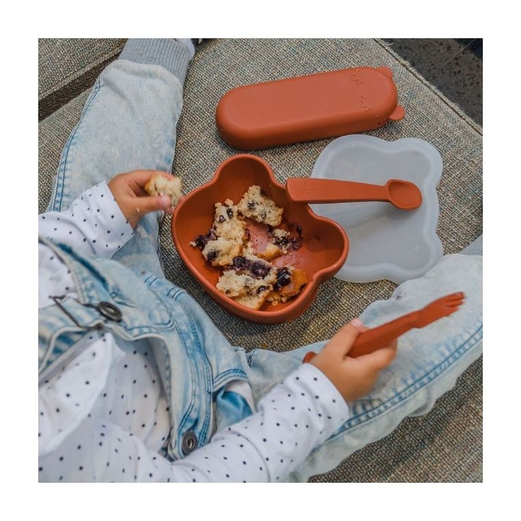 We Might Be Tiny, Miś, silikonowa miseczka z przyssawką i pokrywką, rust