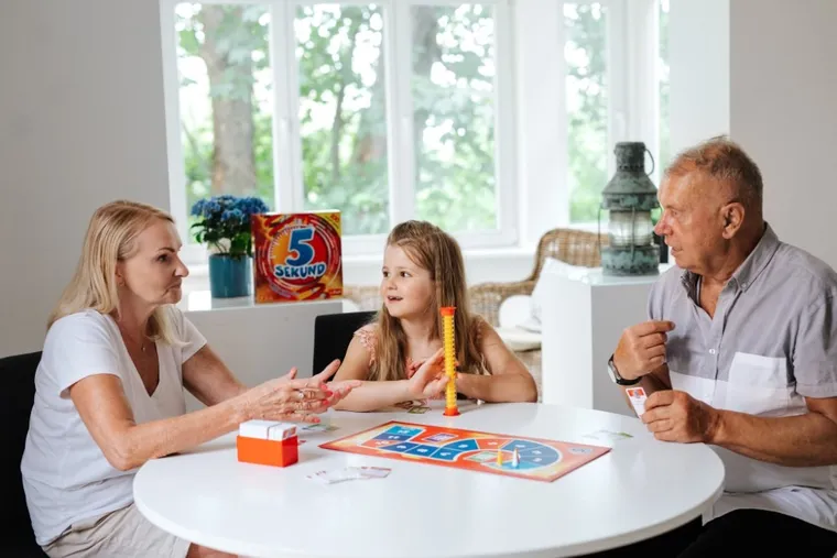 5 Sekund, gra familijna