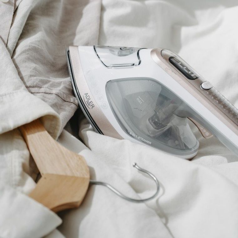 Adler, parownica do ubrań & żelazko 2w1