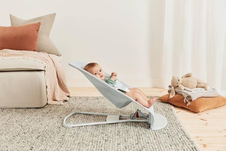 BabyBjörn, Balance Soft Mesh, leżaczek, szary, biały