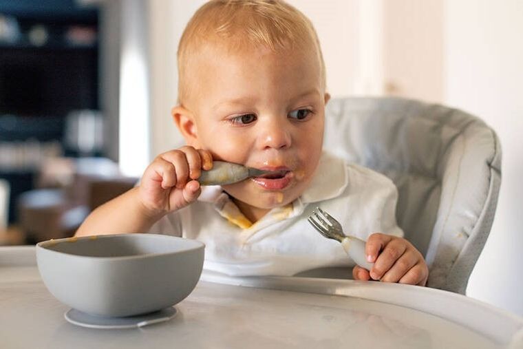 Beaba, zestaw pierwszych sztućców ze stali nierdzewnej, szary